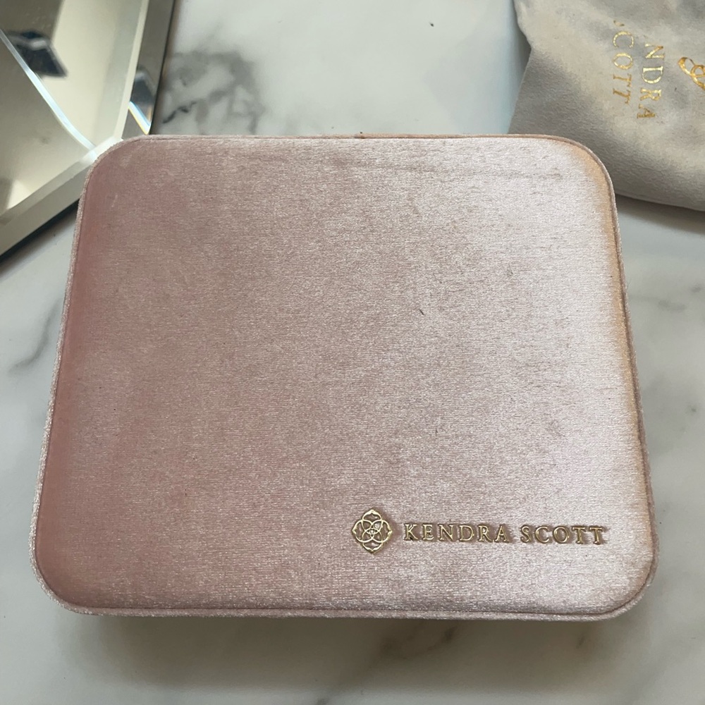 Mini Kendra Scott velvet jewelry box